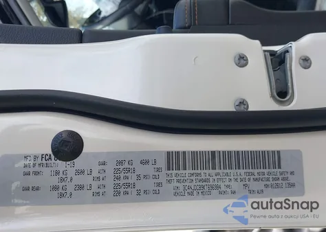 2019 Jeep Compass Limited 4X4 from USA, damaged, VIN 3C4NJDCB9KT696984